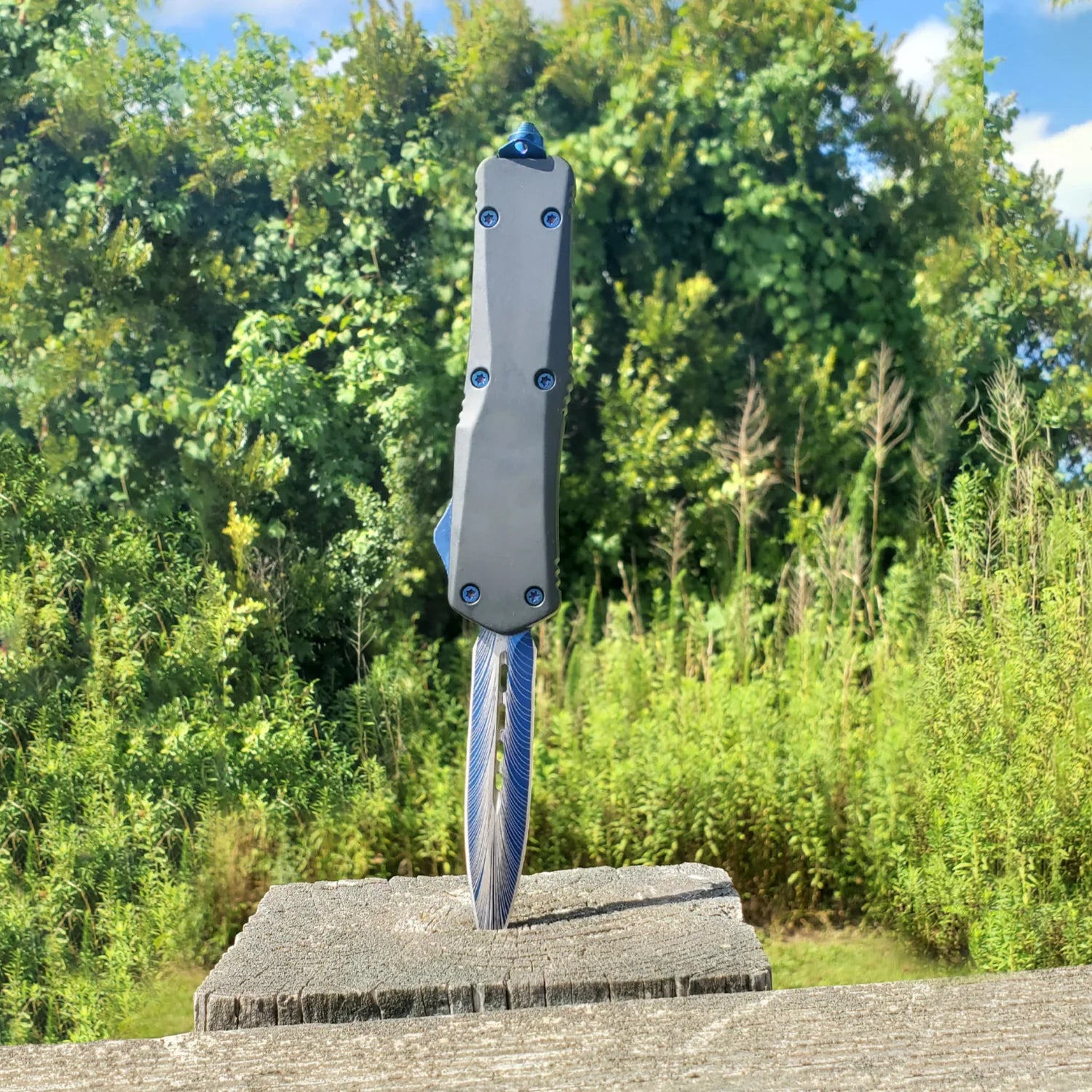 Streetwise Security - Double Edge Damascus Automatic OTF Knife w/ Belt Clip